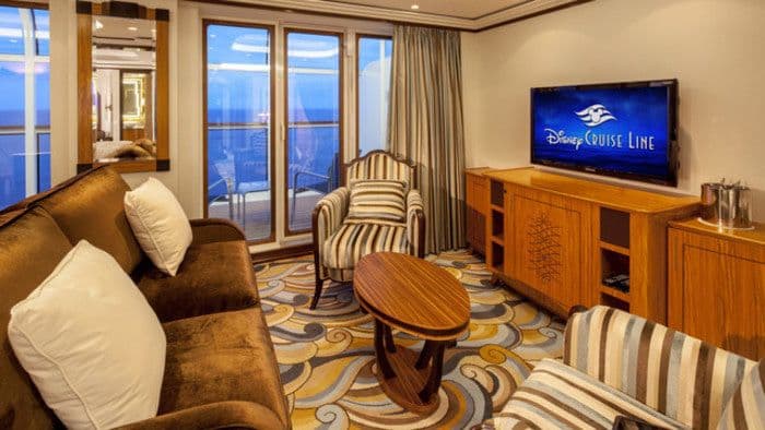 Disney Cruise Lines Disney Dream Accomm Concierge G01-DDDF-concierge-1bedroom-verandah-stateroom-catT-10.jpg